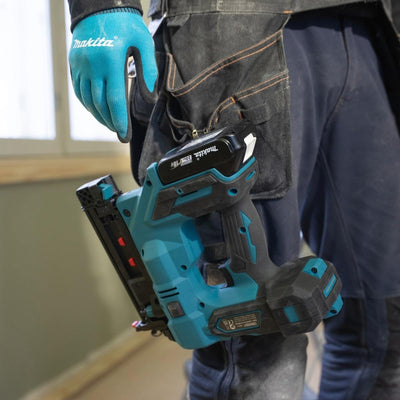 Makita DBN501ZJ 18V Brushless 18G Brad Nailer with 1 x 9.0Ah Battery Charger & Case
