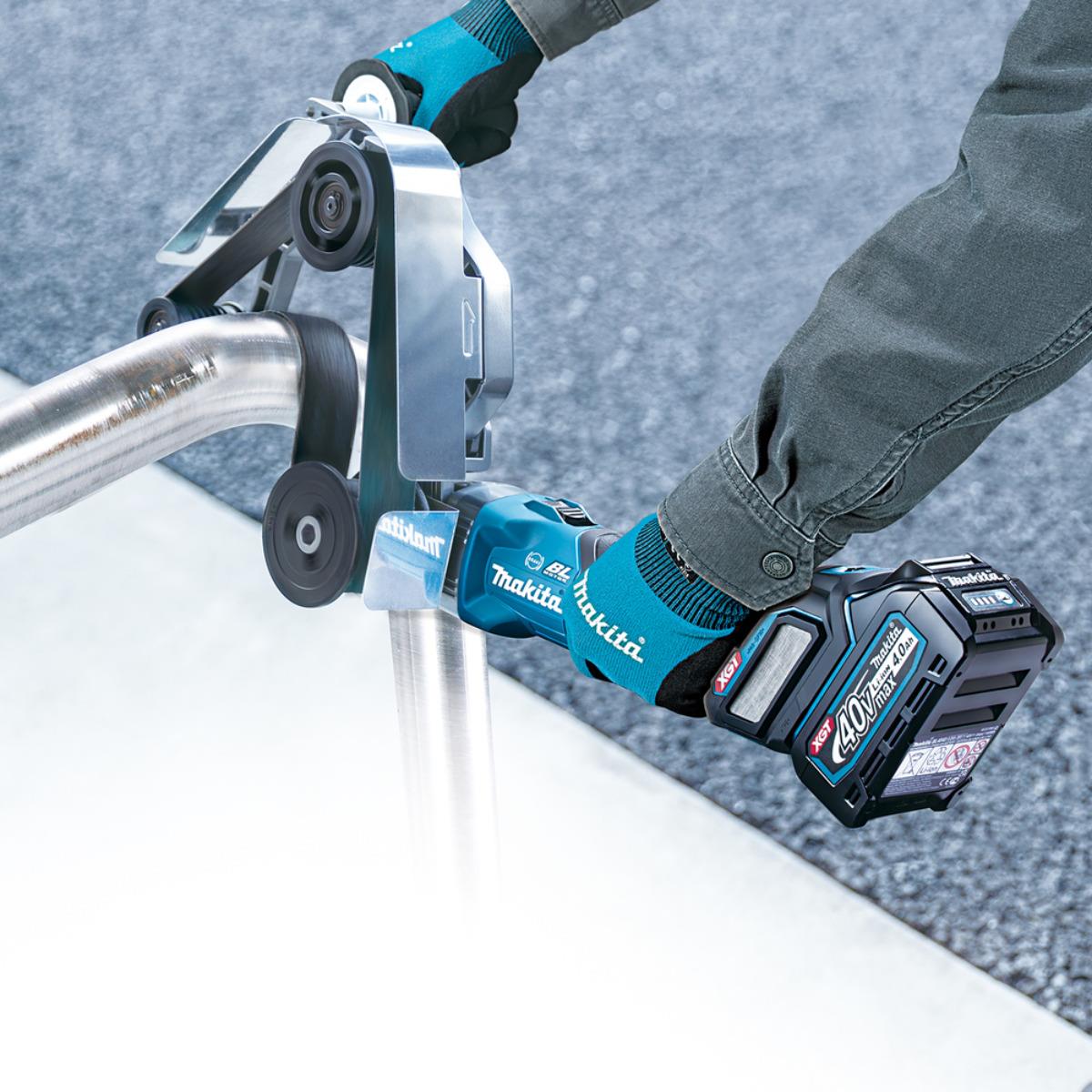 Makita BS002GZ 40V Max XGT Brushless Pipe Belt Sander with 2 x 4.0Ah Battery & Charger